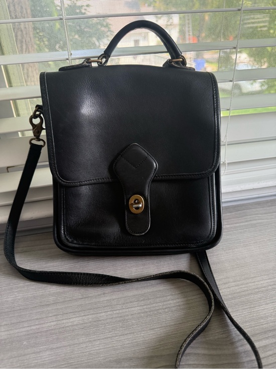 Georgetown Leather Design Handbags - Structured Black Leather Crossbody Bag with Top Handle